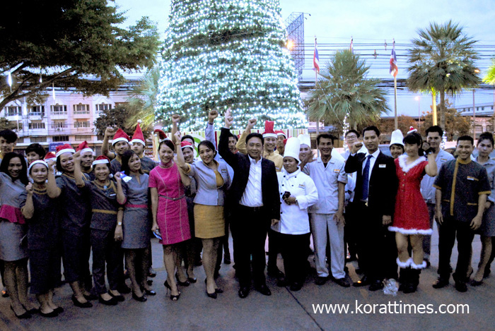 สีมาธานี เปิดต้นคริสต์มาสเริ่มเทศกาลฉลองปีใหม่