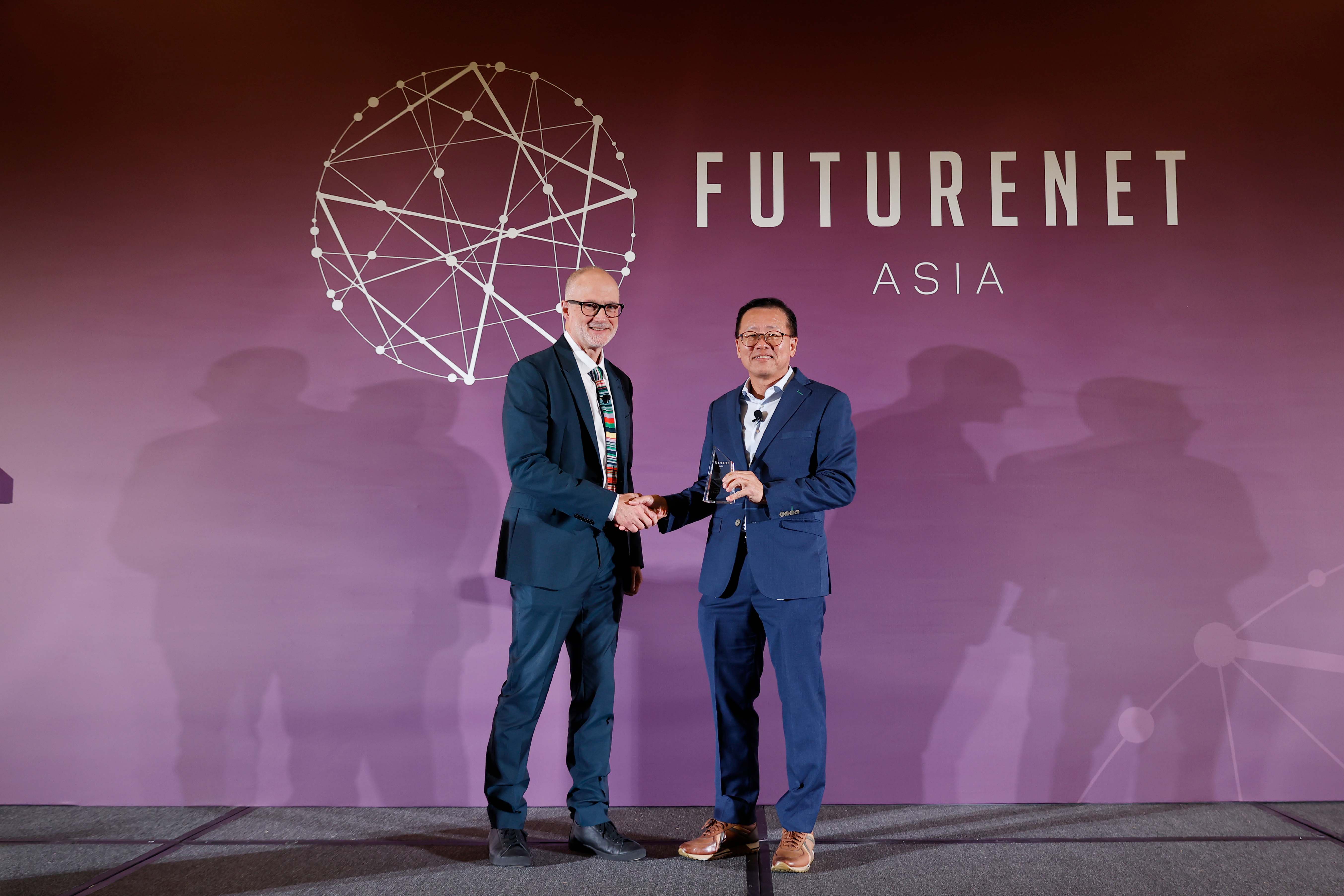 AIS โชว์ศักยภาพบนเวทีระดับเอเชียแปซิฟิก คว้ารางวัลสุดยอดผู้นำ Technology Leader of the Year และ APAC Operator Award จาก FutureNet Asia